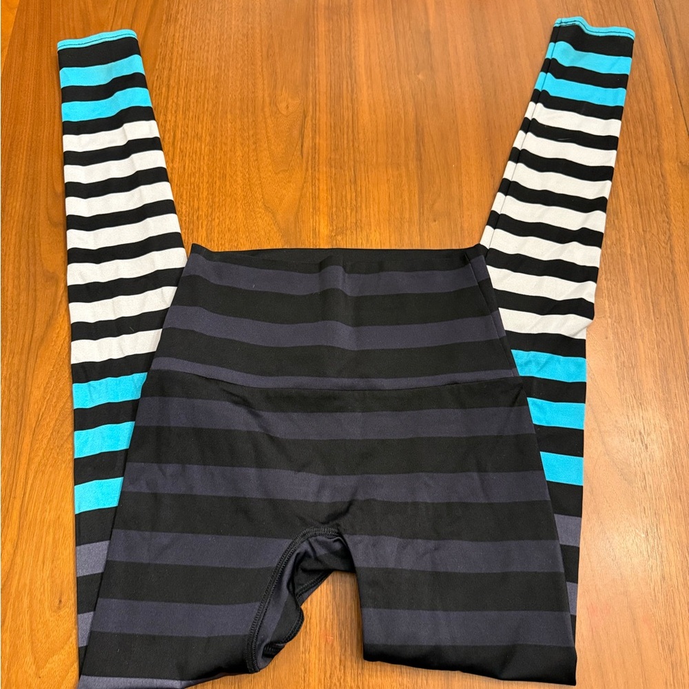 K-DEER Striped Leggings - Black, Blue, White